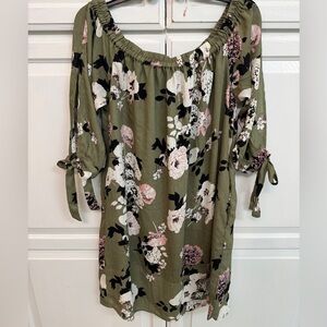 Hayden Green Floral and Flowy Midi Dress Size M